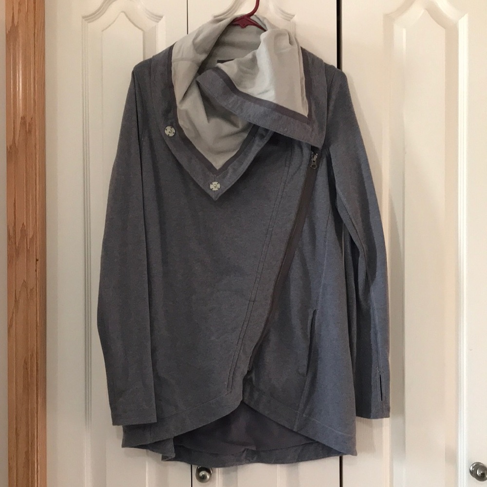 Lululemon Method Wrap sz 8
